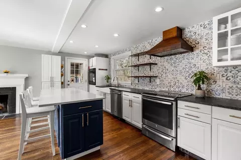 46 Arrowhead Rd, Concord, MA 01742