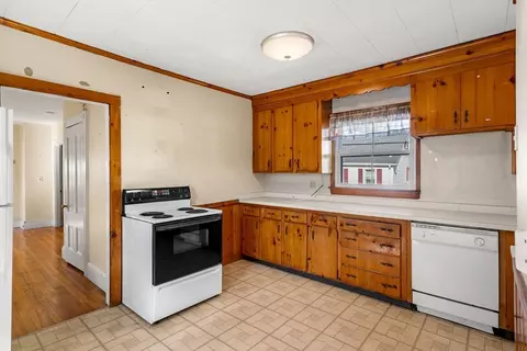 Kitchen - 26 Purchase St, Danvers, MA 01923 photo 1 of 2