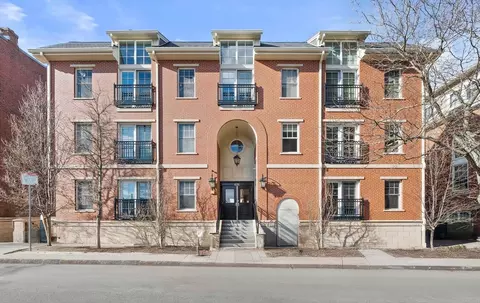 606 E 4th St #205, Boston, MA 02127
