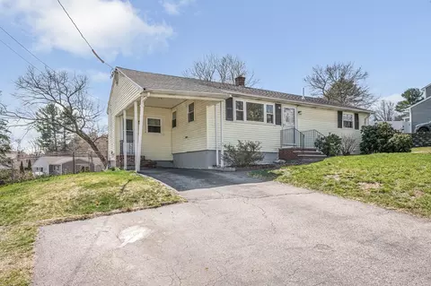8 Armistice Rd, Tewksbury, MA 01876