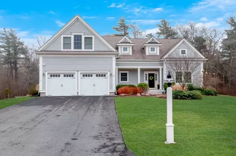 26 Fieldstone Dr, Mattapoisett, MA 02739