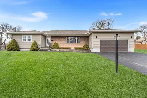37 Aldrich St, Webster, MA 01570