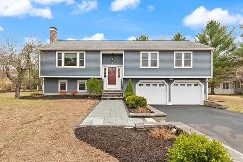7 Marsh Dr, Medfield, MA 02052