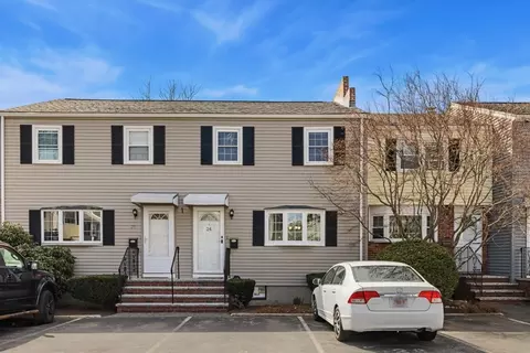 98 Cedar St #24, Wakefield, MA 01880