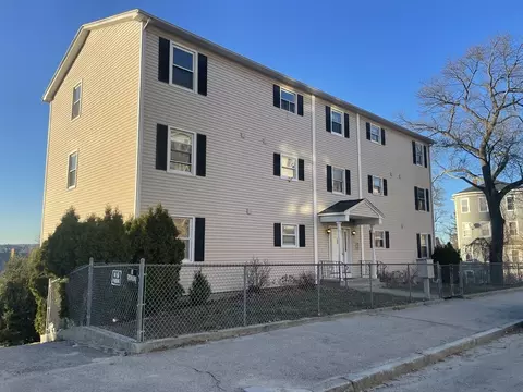 170 Perry Ave #3B, Worcester, MA 01610