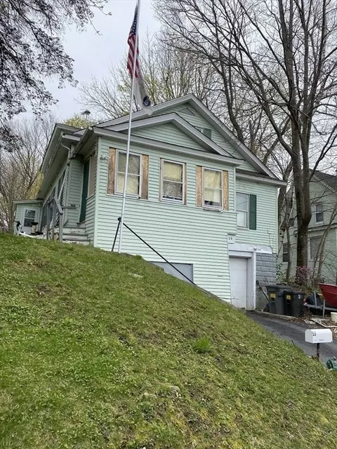 53 Peabody St, Gardner, MA 01440