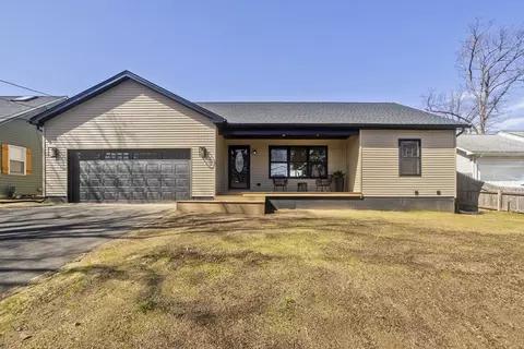 72 Lancaster, Springfield, MA 01118