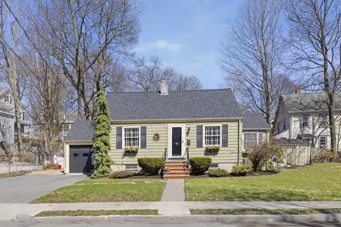 Exterior - 110 Vine St, Reading, MA 01867 photo 11 of 11