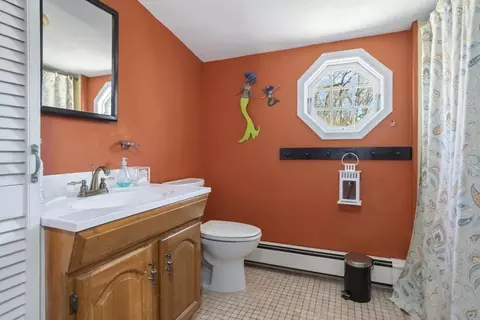 Bath - 110 Vine St, Reading, MA 01867 photo 2 of 2