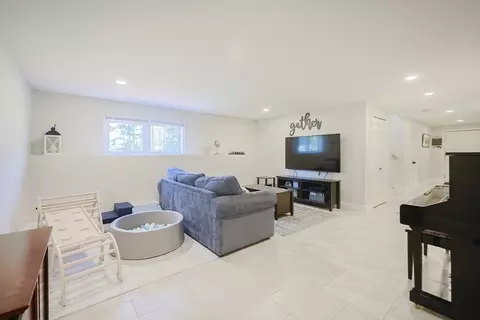 43 Chubb Rd, Framingham, MA 01701 photo 28
