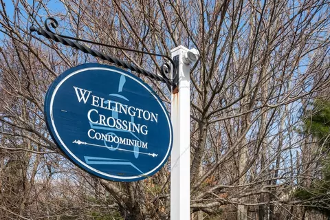 204 Clocktower Dr #206, Waltham, MA 02452