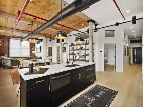 491 Dutton St #210B, Lowell, MA 01854