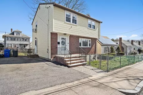 12 Ruskindale Rd, Hyde Park, MA 02136