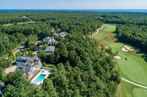 19 High Ridge Dr, Mattapoisett, MA 02739