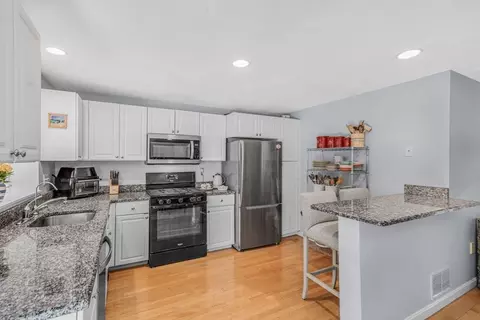 21 Deer Path #6, Maynard, MA 01754 photo 2