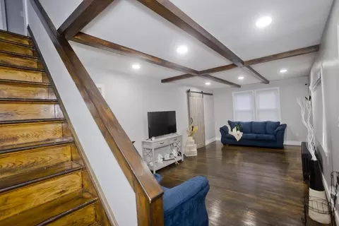 Entry Way - 25 Verge St, Springfield, MA 01129 photo 3 of 3