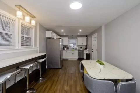 Entry Way - 25 Verge St, Springfield, MA 01129 photo 1 of 3