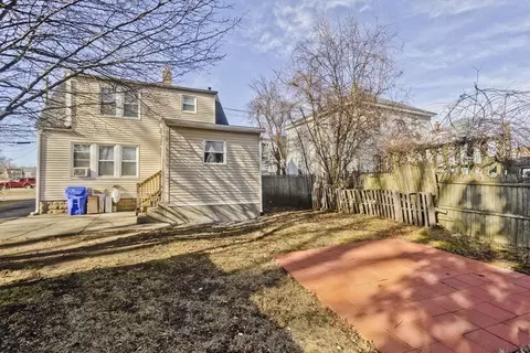 Exterior - 25 Verge St, Springfield, MA 01129 photo 7 of 8