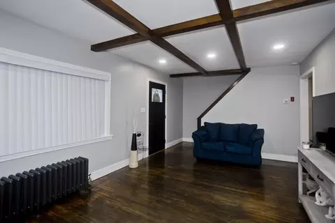 Entry Way - 25 Verge St, Springfield, MA 01129 photo 2 of 3