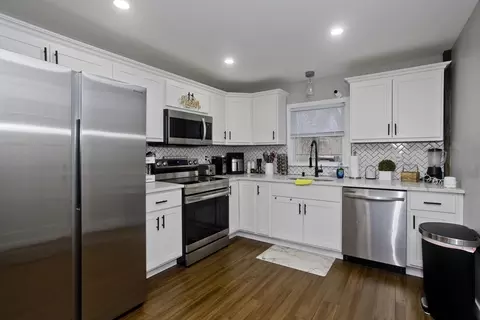 Kitchen - 25 Verge St, Springfield, MA 01129 photo 1 of 3