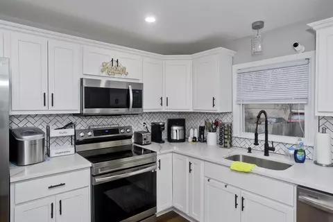 Kitchen - 25 Verge St, Springfield, MA 01129 photo 3 of 3