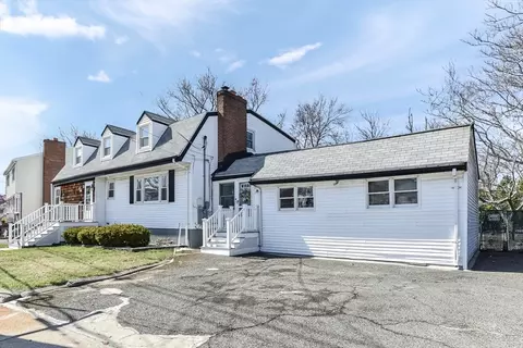 84 Banks St, Winthrop, MA 02152