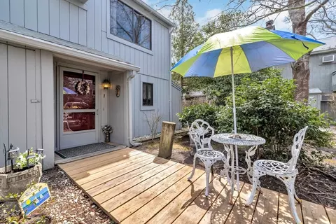 855 W Main #1, Hyannis, MA 02601