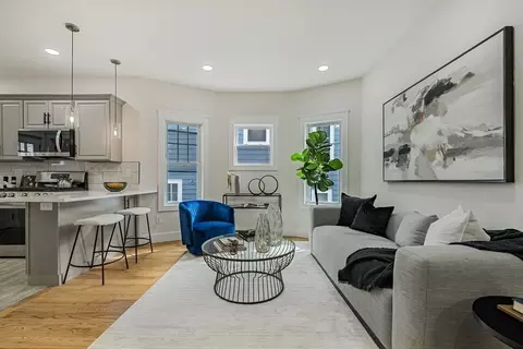 Living - 147 Jefferson Ave, Everett, MA 02149 photo 2 of 2