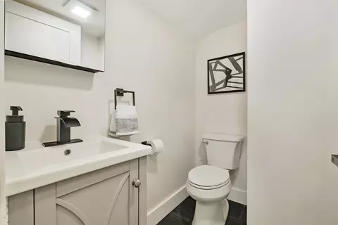 Bath - 147 Jefferson Ave, Everett, MA 02149 photo 2 of 4