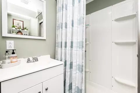 Bath - 56 Vernal St, Everett, MA 02149 photo 5 of 5