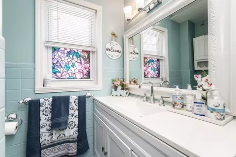 Bath - 56 Vernal St, Everett, MA 02149 photo 3 of 5