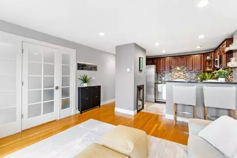 664 Massachusetts Ave #6, Boston, MA 02118