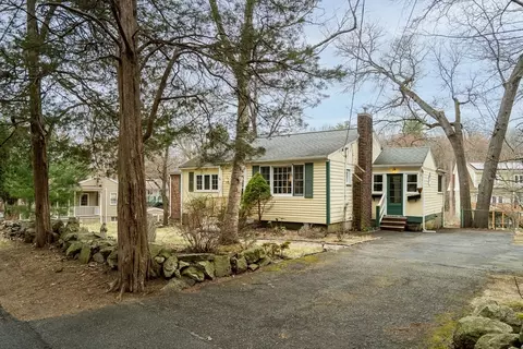 55 Fuller St, Dedham, MA 02026 photo 2