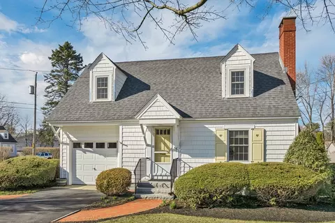 16 Anns Ln, Hampton, NH 03842