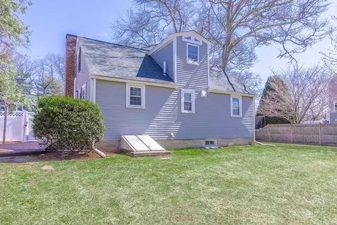 Exterior - 16 Hampton Rd, Natick, MA 01760 photo 4 of 9