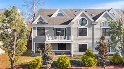 7 Courtyard Pl #7, Reading, MA 01867 photo 3