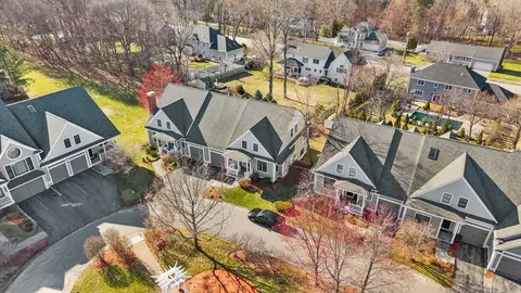 7 Courtyard Pl #7, Reading, MA 01867 photo 2