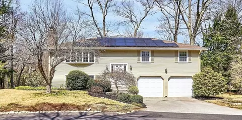 11 N Branch Rd, Concord, MA 01742