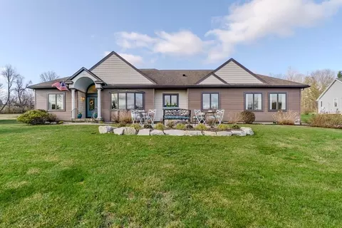 1 Autumn View Dr, Hadley, MA 01035