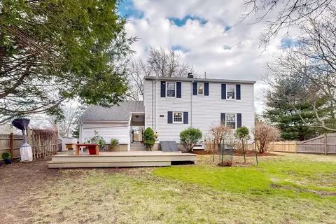 Exterior - 96 West St, Reading, MA 01867 photo 4 of 5