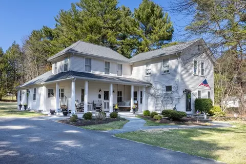 68 Philip St, Medfield, MA 02052