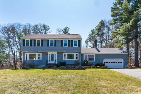 45 Stanhope Dr, Norfolk, MA 02056