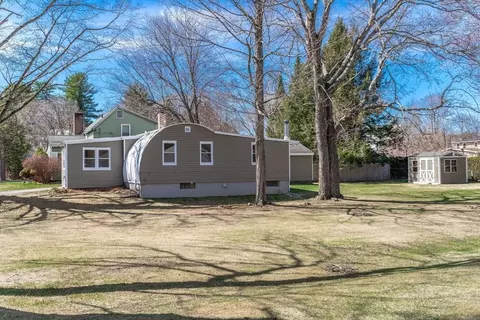 27 Bryan Ave, Easthampton, MA 01027