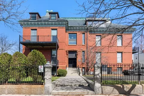 110 O St #3, Boston, MA 02127