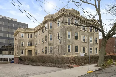 22 Centre #8, Cambridge, MA 02139