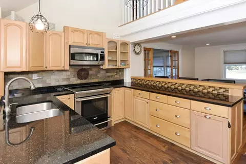 31 Pine St, Natick, MA 01760 photo 12