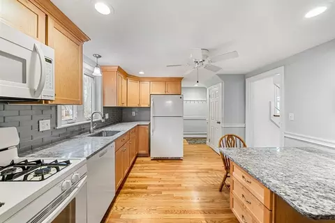 14 Thompson St, Dedham, MA 02026 photo 18