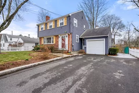 14 Thompson St, Dedham, MA 02026 photo 4