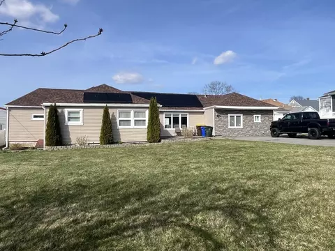 268 Moorland St, Fall River, MA 02724