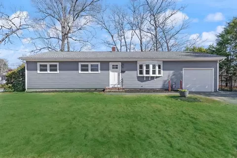 19 Sea St, Methuen, MA 01844